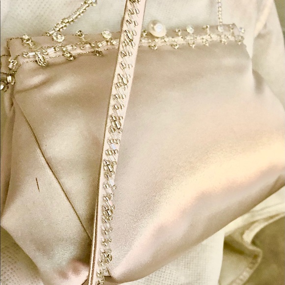 Plus Size Wedding Gown w Matching Purse & Train - Picture 7 of 9